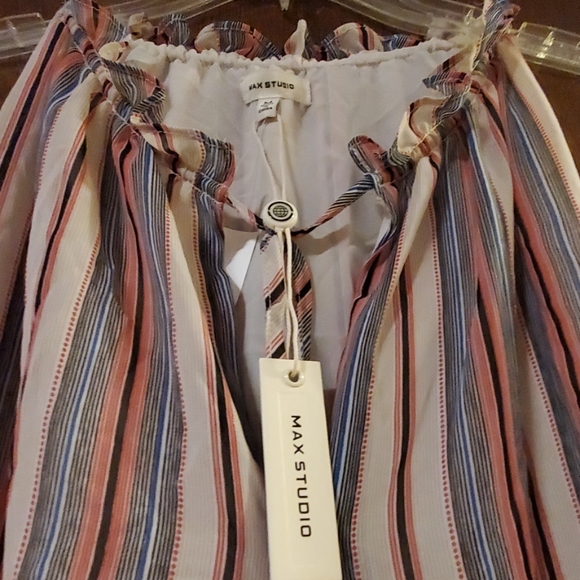 Max Studio Sleveless Flowy Shirt - Picture 1 of 4